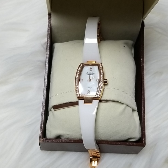 ?????? $??? Armitron Swarovski Crystals Rose Gold Bangle Watch New